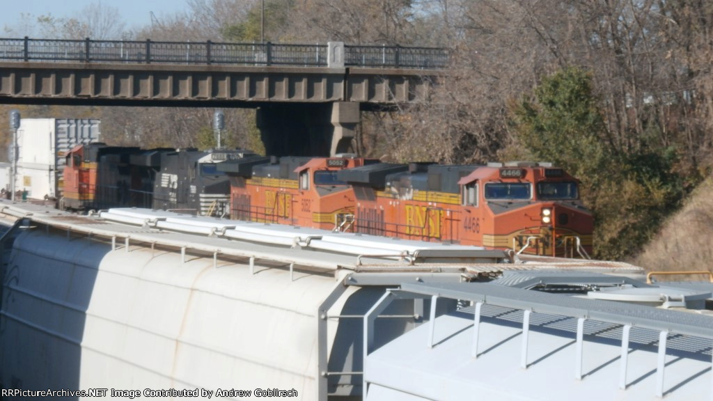 NS 7688, BNSF 4466, 5052 + 4310